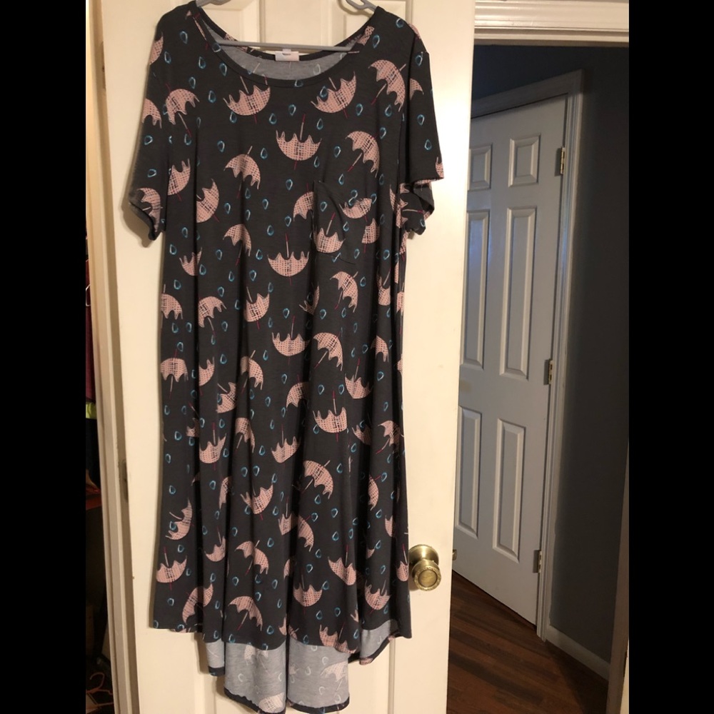 LuLaRoe Carly, 3XL umbrellas and rain